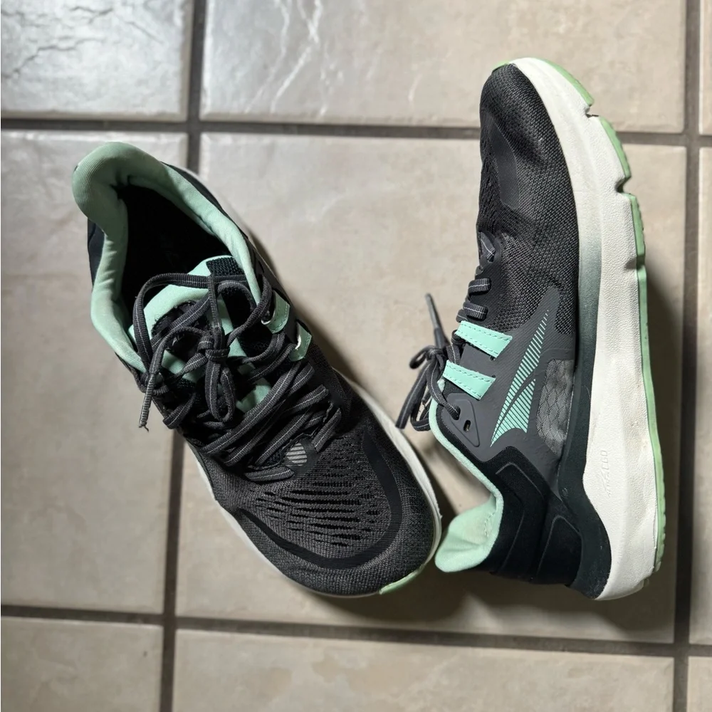 Women’s Altra provision 6 - Picture 3 of 5